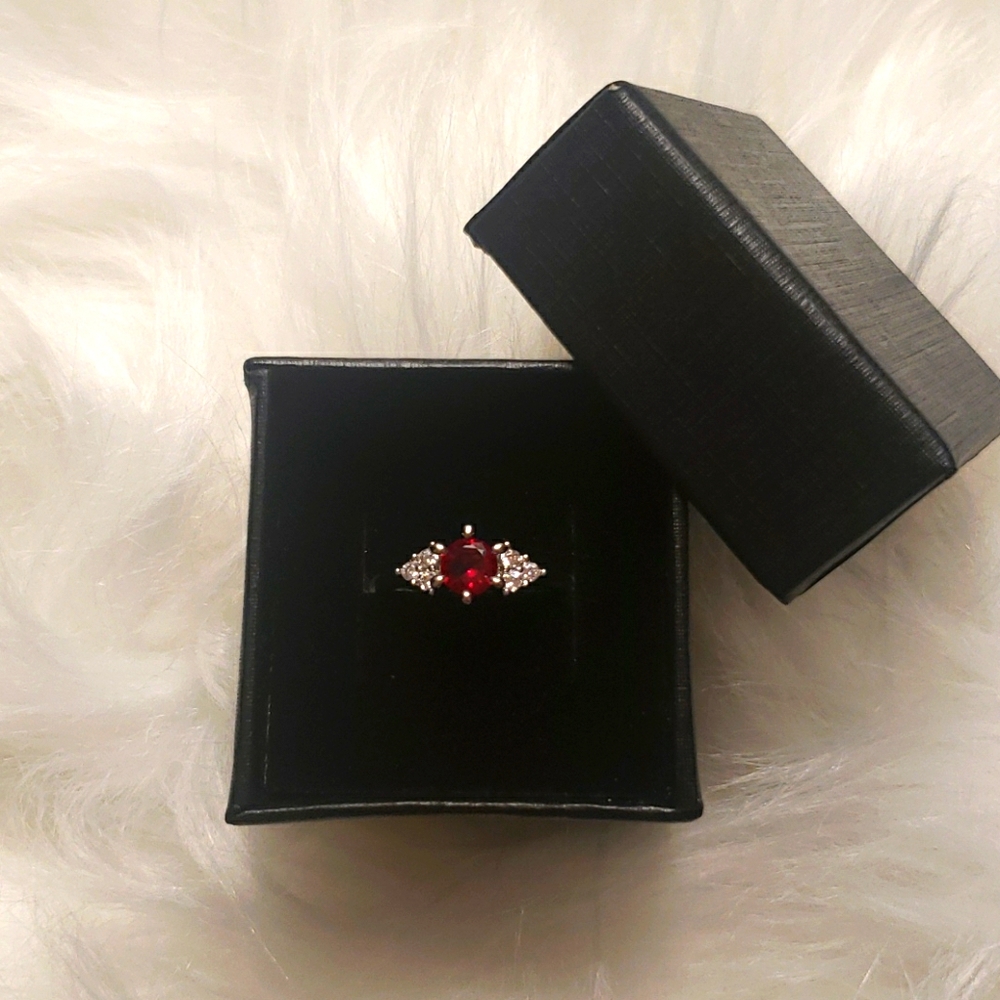 Red Ruby Diamond Ring - Picture 9 of 9